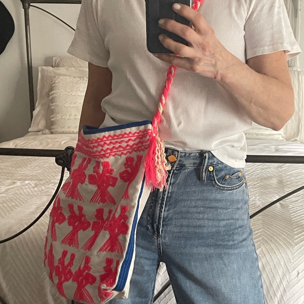 Star Mela Stylish Pink and White Embroidered Crossbody Bag